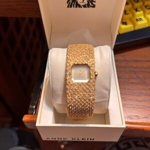 Elegant Gold Crystal Watch